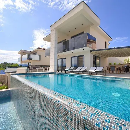 Villa Majestic *